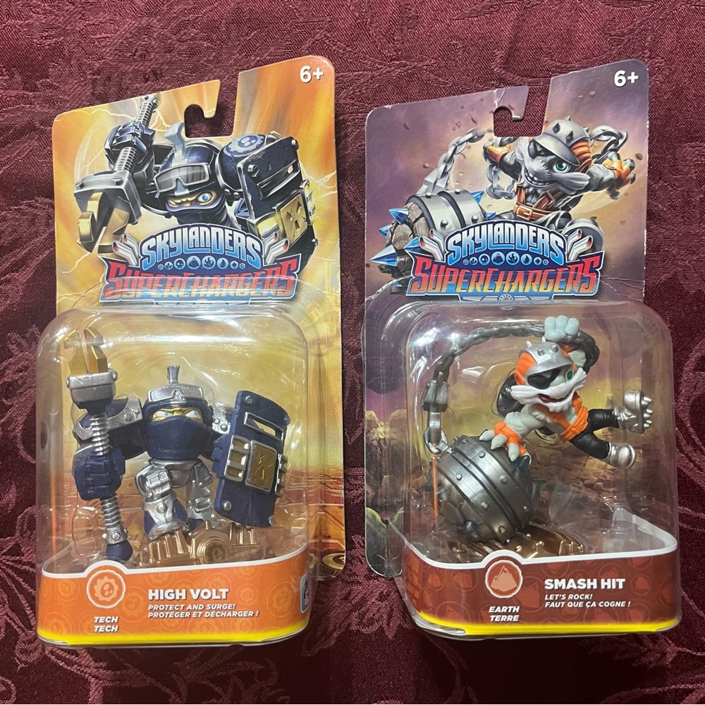 Skylanders SuperChargers: Drivers Smash Hit and High Volt Characters
